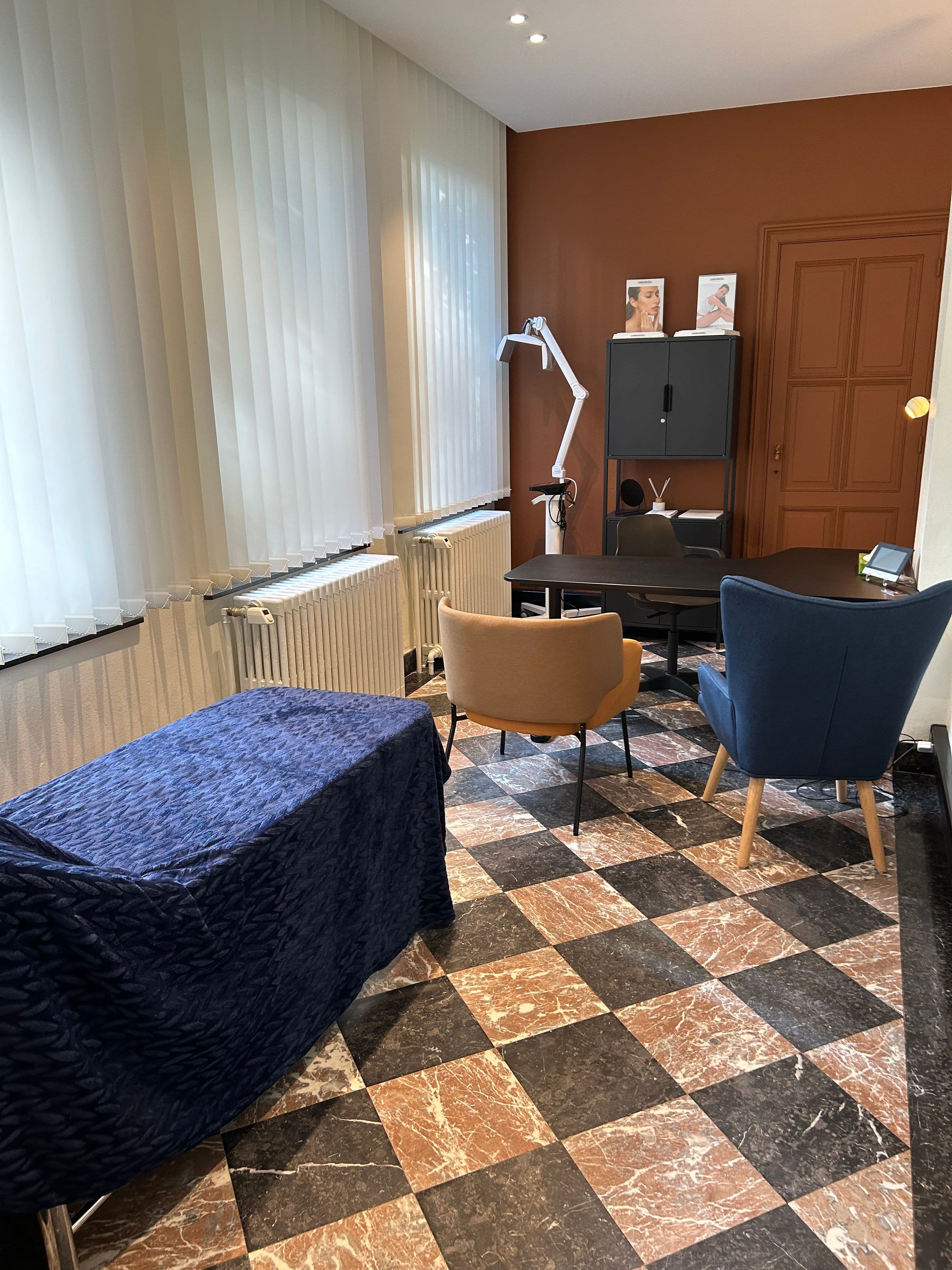 Le cabinet — salle d'attente